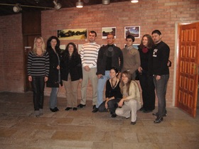 Инициативна група от Ротаракт клуб Бургас, посветила времето си на изложбата